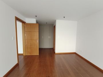 402 González Suárez. Ubicación, estilo y Confort. Encantadora suite 70,5 metros con balcón. 11,00 m