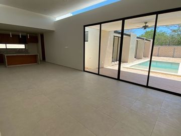 Casa en venta una planta  Mérida Yucatán, Privada Rocío Country Living