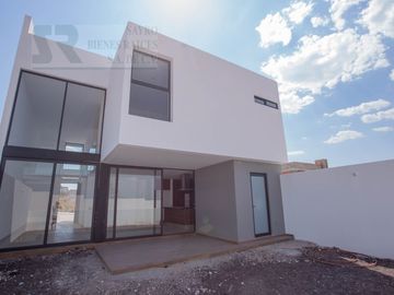 Casa Jardín trasero con terraza en Zibatá, Santiago de Querétaro Centro