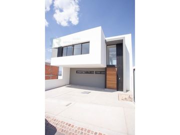 Casa Jardín trasero con terraza en Zibatá, Santiago de Querétaro Centro
