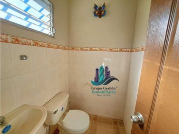 VENDO AMPLIA CASA DE 3HAB EN LA JUVENTUD