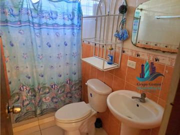 VENDO AMPLIA CASA DE 3HAB EN LA JUVENTUD