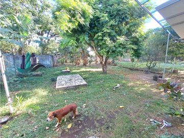 VENDO AMPLIA CASA DE 3HAB EN LA JUVENTUD