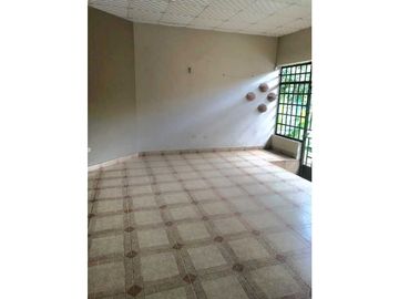 VENDO AMPLIA CASA DE 3HAB EN LA JUVENTUD