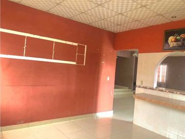 VENDO AMPLIA CASA DE 3HAB EN LA JUVENTUD