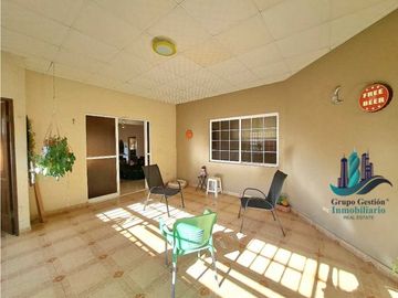 VENDO AMPLIA CASA DE 3HAB EN LA JUVENTUD