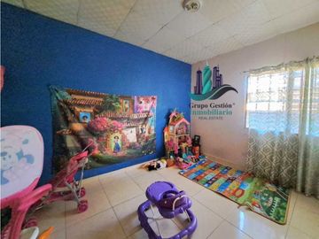 VENDO AMPLIA CASA DE 3HAB EN LA JUVENTUD