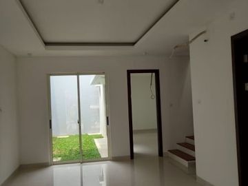 Dijual Rumah 2 lantai di Graha Natura, Surabaya