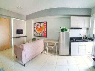 Apt. Educity Tower Princeton View Pool Full Furnished