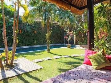 Over contract commercial villa right in the heart of Oberoi in Seminyak Bali