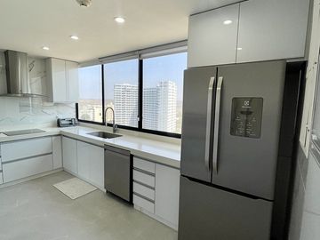 Punta Centinela, amplio departamento remodelado, de 3 dormitorios y con vista al mar (Torre Vigía del Mar)
