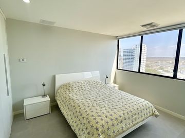 Punta Centinela, amplio departamento remodelado, de 3 dormitorios y con vista al mar (Torre Vigía del Mar)