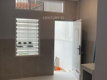Rumah Dijual Siap Huni Di Cinere Ada Swimming Pool