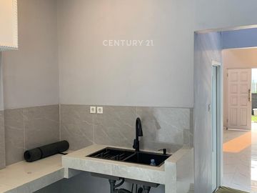 Rumah Dijual Siap Huni Di Cinere Ada Swimming Pool