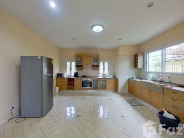 6 Bedroom House for sale at Lanna Thara Village