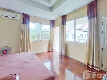 6 Bedroom House for sale at Lanna Thara Village