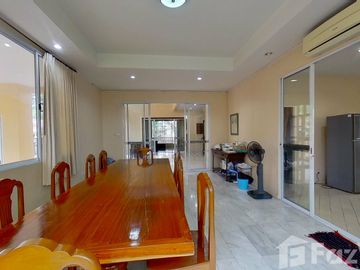 6 Bedroom House for sale at Lanna Thara Village