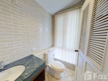 6 Bedroom House for sale at Lanna Thara Village