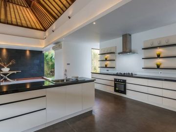 Luxurious 3-Bedroom Villa With Rice Field Views in Nyanyi