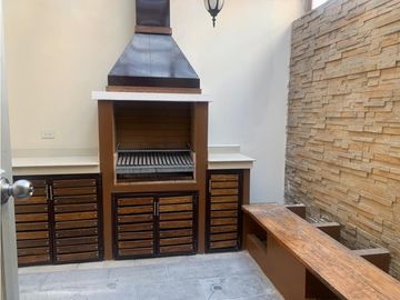 VENDO HERMoSA CASA EN QUITUMBE