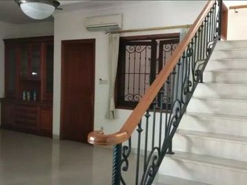 Rumah Asri Dekat Mall Pondok Indah Jakarta Selatan