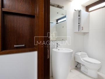 Casa en venta de 7 dorm. en Lo Barnechea