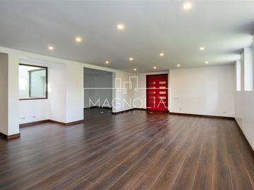Casa en venta de 7 dorm. en Lo Barnechea