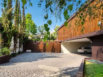 Casa en venta de 7 dorm. en Lo Barnechea