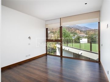 Casa en venta de 7 dorm. en Lo Barnechea
