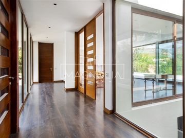 Casa en venta de 7 dorm. en Lo Barnechea