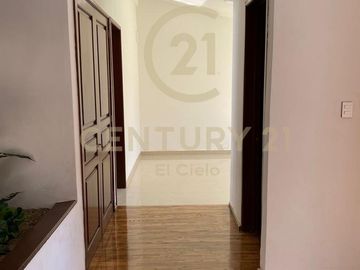 Casa Residencial en Venta en Fraccionamiento Cipreses de Zavaleta, Puebla