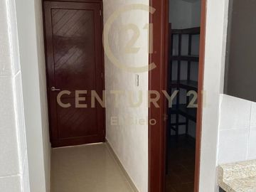 Casa Residencial en Venta en Fraccionamiento Cipreses de Zavaleta, Puebla