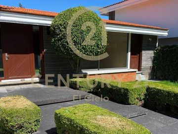 Casa Residencial en Venta en Fraccionamiento Cipreses de Zavaleta, Puebla