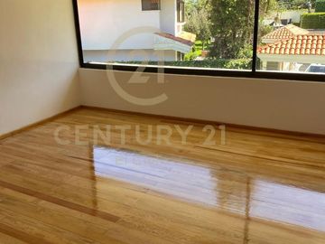 Casa Residencial en Venta en Fraccionamiento Cipreses de Zavaleta, Puebla