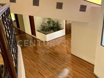 Casa Residencial en Venta en Fraccionamiento Cipreses de Zavaleta, Puebla