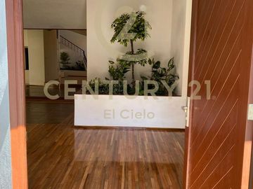 Casa Residencial en Venta en Fraccionamiento Cipreses de Zavaleta, Puebla