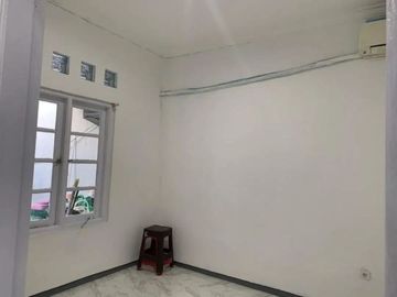 Rumah 3KT Strategis Jakarta Timur bebas banjir di bawah 1 M