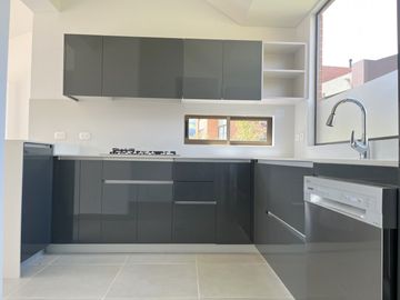 casa en arriendo en macadamia. Cod A8383977