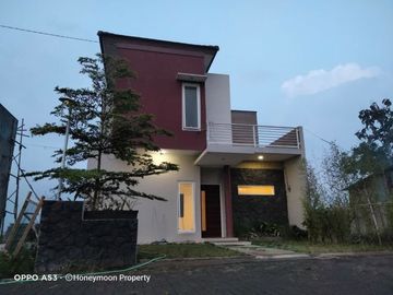 Dijual Villa Minimalis Modern di Kota Batu Malang