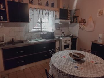 Excelente propiedad ideal inversión o familia numerosa