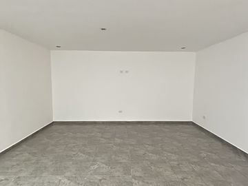 SE VENDE CASA EN LOMAS 3ERA FRENTE A PARQUE