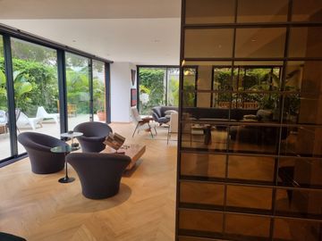 DE LUJO CON JARDÍN! DEPARTAMENTO EN VENTA ZONA PARQUES PRIVADOS SAN ISIDRO