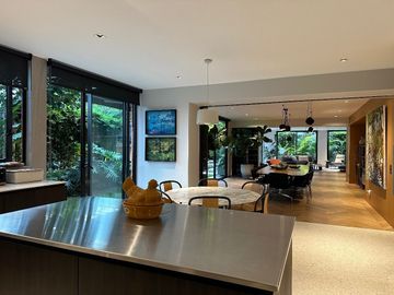 DE LUJO CON JARDÍN! DEPARTAMENTO EN VENTA ZONA PARQUES PRIVADOS SAN ISIDRO