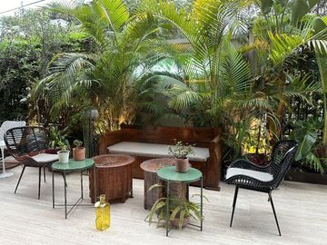 DE LUJO CON JARDÍN! DEPARTAMENTO EN VENTA ZONA PARQUES PRIVADOS SAN ISIDRO