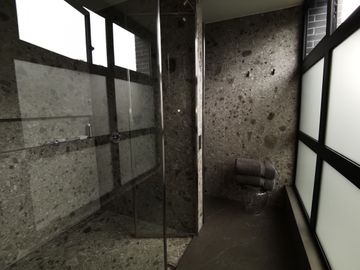DE LUJO CON JARDÍN! DEPARTAMENTO EN VENTA ZONA PARQUES PRIVADOS SAN ISIDRO