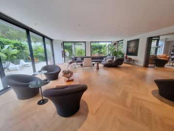 DE LUJO CON JARDÍN! DEPARTAMENTO EN VENTA ZONA PARQUES PRIVADOS SAN ISIDRO