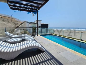 CONDOMINIO LAS PALMERAS: Un Oasis de Privacidad y Elegancia