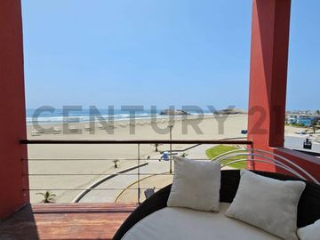 CONDOMINIO LAS PALMERAS: Un Oasis de Privacidad y Elegancia