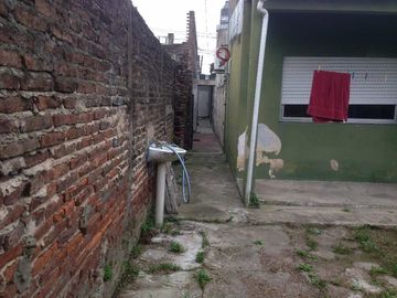 Casa para 2 Familias en venta en Wilde Este