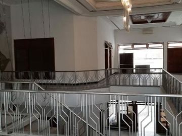 Rumah JALAN BALI, SBY PUSAT Area Komersial, cocok untuk hunian dan Usaha